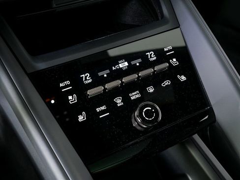 New 2026 Porsche Macan Turbo Electric image 19