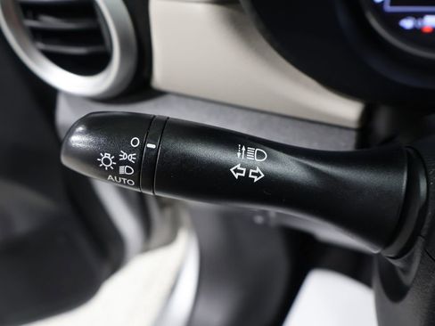 Used 2021 Nissan Versa SV image 23