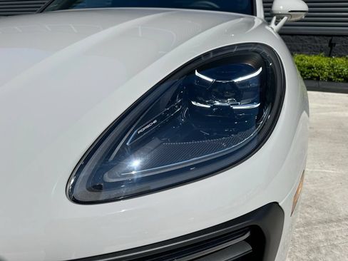 Used 2026 Porsche Macan AWD/4WD image 13