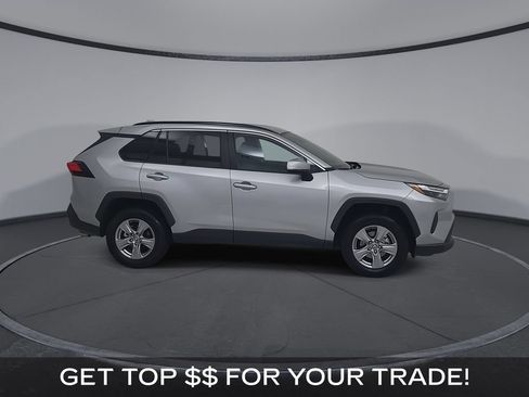 Used 2025 Toyota RAV4 XLE AWD/4WD image 2