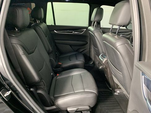 Used 2022 Cadillac XT6 Premium Luxury FWD image 40