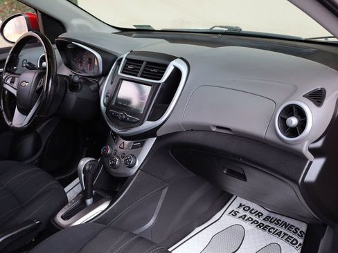 Used 2017 Chevrolet Sonic LT w/ Convenience Package image 27