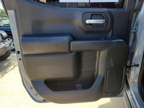 Used 2025 Chevrolet Silverado 1500 Custom Trail Boss AWD/4WD image 15
