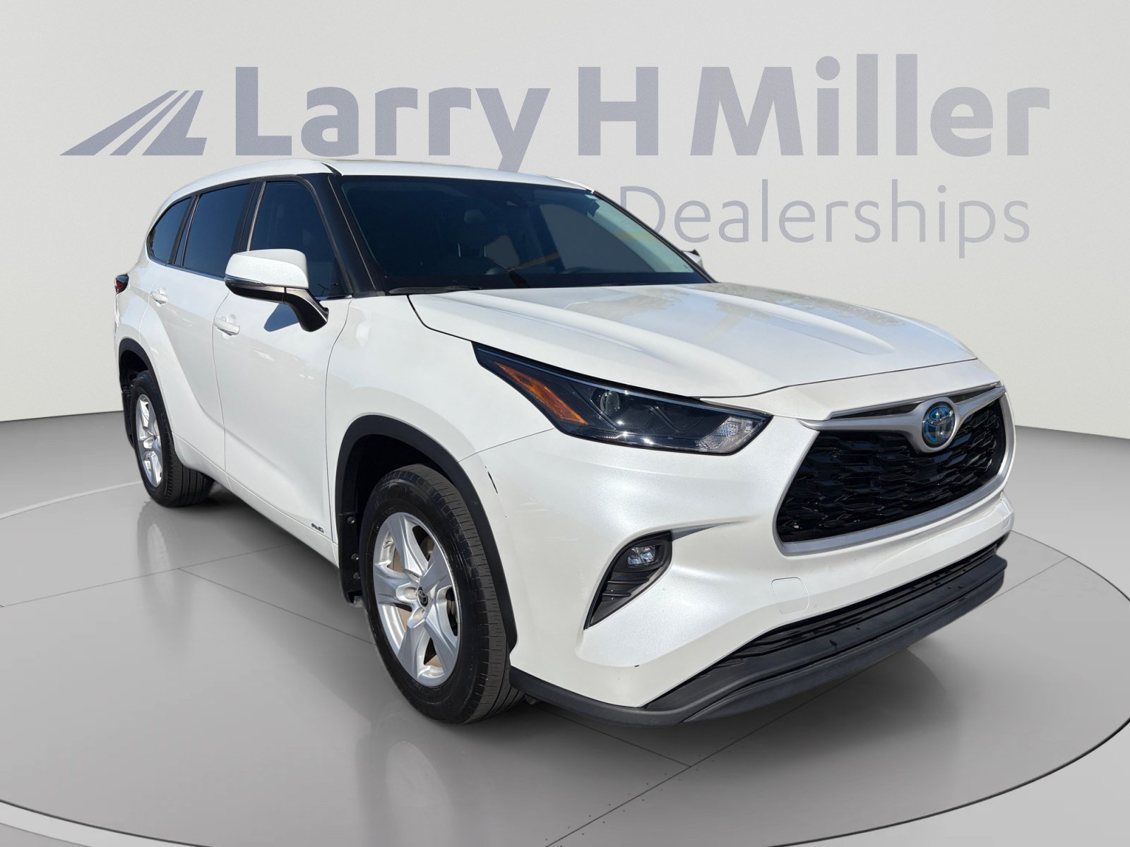 Used 2023 Toyota Highlander LE AWD/4WD image 7