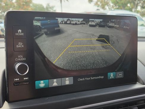 Used 2025 Honda Pilot Touring image 27