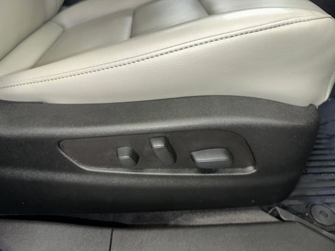 Used 2023 Cadillac XT4 Premium Luxury w/ Cold Weather Package image 33