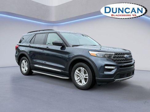 Used 2023 Ford Explorer XLT AWD/4WD image 1