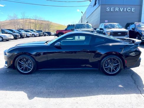 Used 2024 Ford Mustang Dark Horse image 2