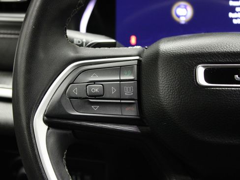 Used 2023 Jeep Grand Cherokee L Laredo RWD image 24
