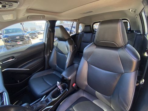 Used 2023 Toyota Corolla Cross XLE w/ Convenience Package image 26