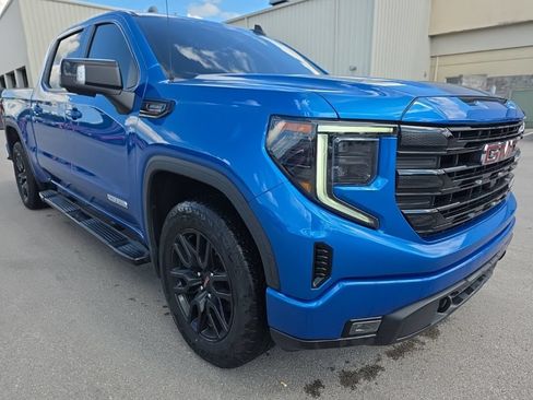 Used 2022 GMC Sierra 1500 Elevation w/ Elevation Premium Package AWD/4WD image 3