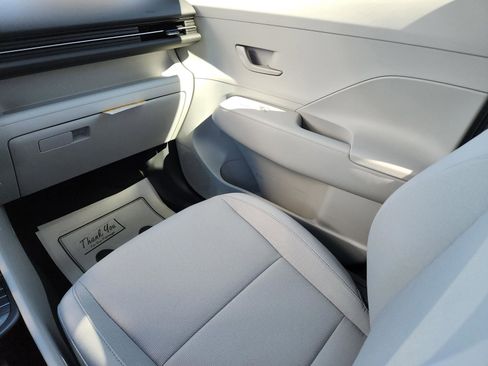 New 2026 Hyundai Kona SE image 13