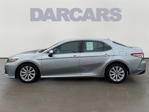 Used 2019 Toyota Camry LE FWD image 4
