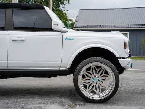 Used 2022 Ford Bronco Badlands AWD/4WD image 11