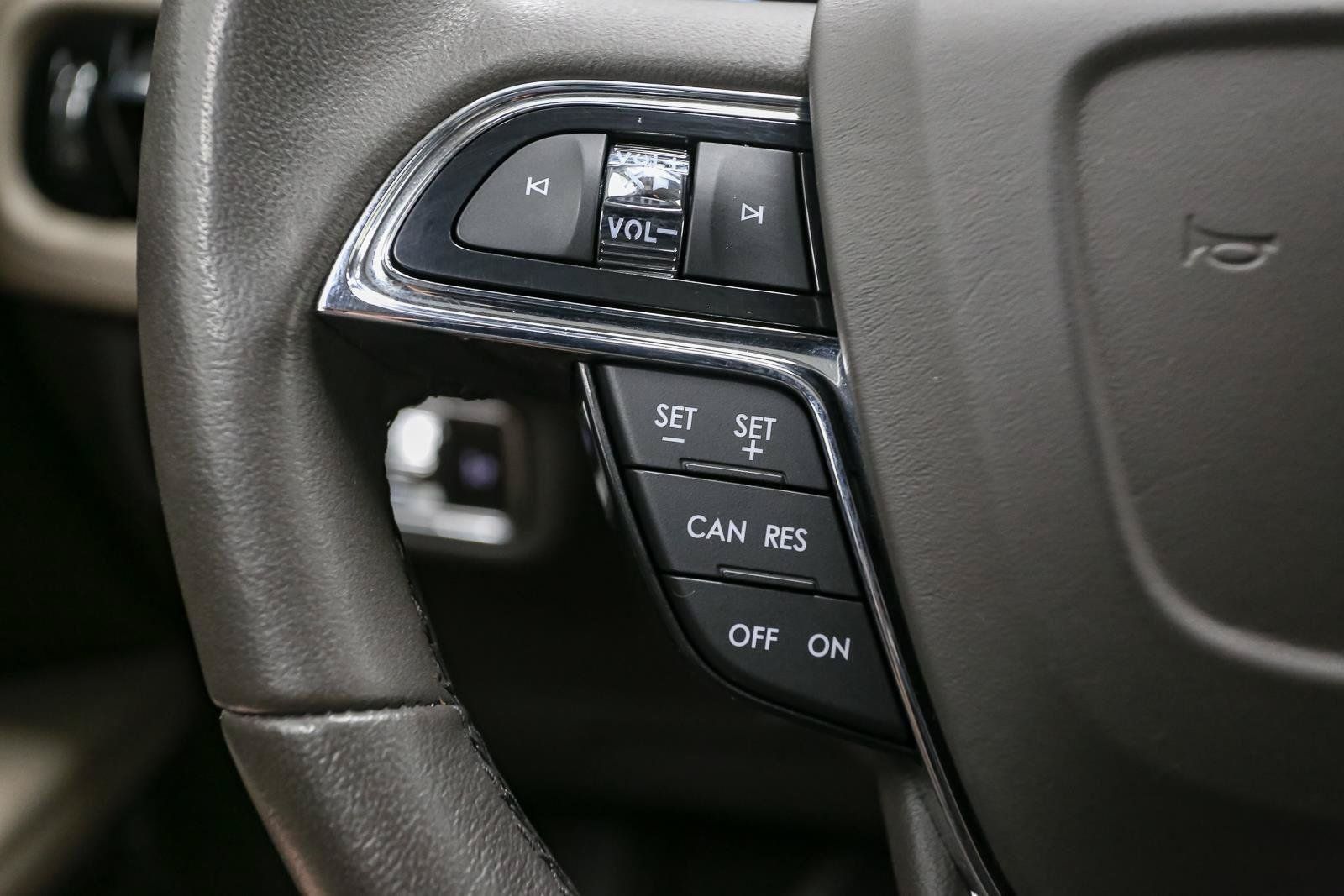 Used 2023 Lincoln Nautilus AWD w/ Premium Package image 33