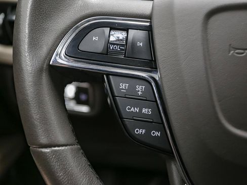 Used 2023 Lincoln Nautilus AWD w/ Premium Package image 33