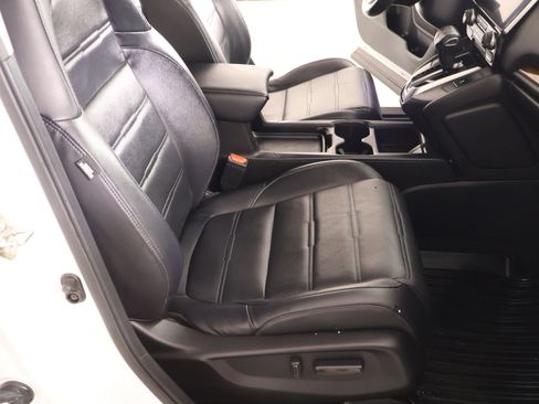 Used 2019 Honda CR-V Touring image 14