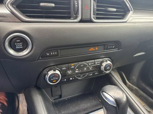 Used 2018 MAZDA CX-5 Touring w/ Preferred Equipment Package AWD/4WD image 17