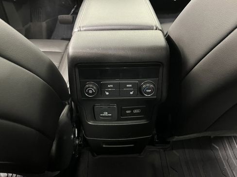 Used 2021 GMC Acadia Denali w/ Denali Ultimate Package image 41