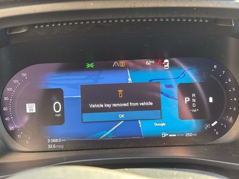 Used 2023 Volvo XC40 B5 Plus w/ Driver Assist Package AWD/4WD image 15