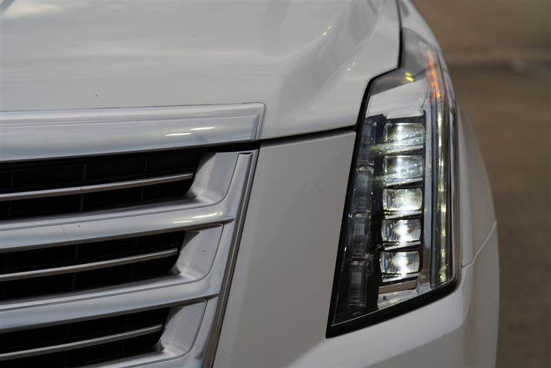 Used 2018 Cadillac Escalade ESV Platinum AWD/4WD image 27