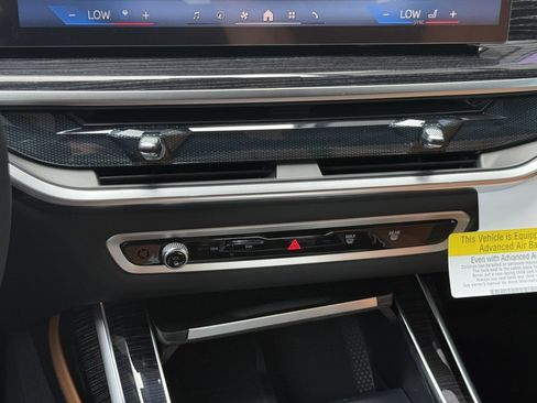 Used 2026 BMW X7 xDrive40i w/ M Sport Package image 11