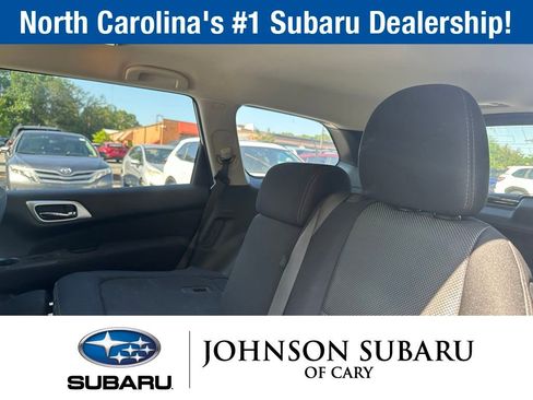 Used 2017 Nissan Pathfinder SV AWD/4WD image 19