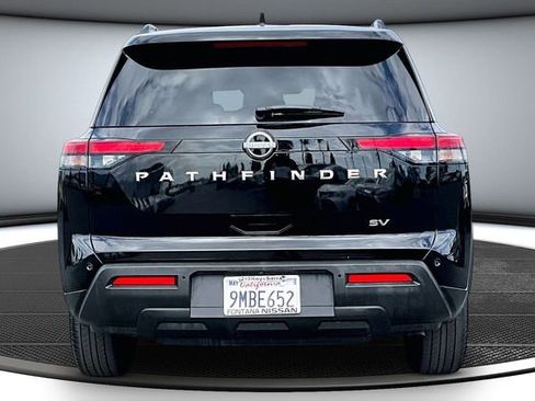 Certified 2024 Nissan Pathfinder SV FWD image 5