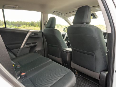 Used 2018 Toyota RAV4 LE w/ All Weather Liner Package FWD image 16