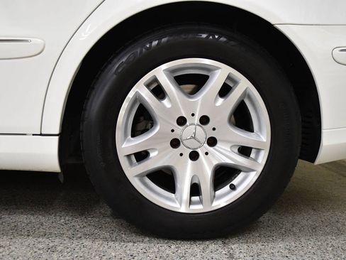 Used 2005 Mercedes-Benz E 320 CDI Sedan image 22