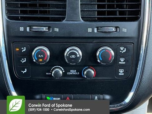 Used 2016 Dodge Grand Caravan SE FWD image 26