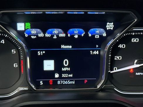 Used 2021 GMC Yukon Denali w/ Denali Premium Package image 13