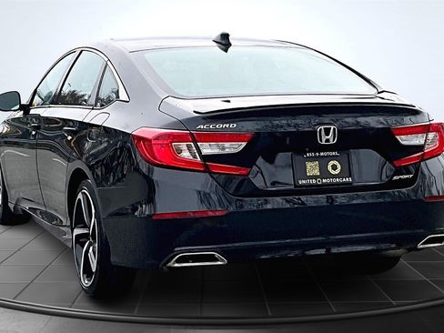 Used 2018 Honda Accord Sport image 4