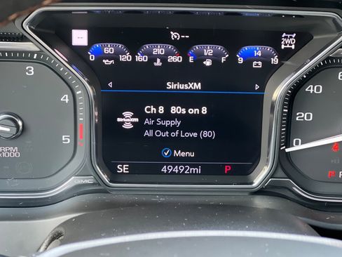 Used 2021 GMC Sierra 2500 AT4 w/ AT4 Preferred Package image 22