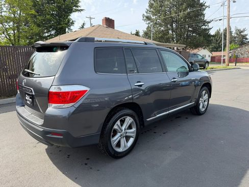 Used 2013 Toyota Highlander Limited FWD image 4