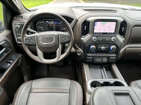 Used 2022 GMC Sierra 3500 Denali w/ Denali Ultimate Package AWD/4WD image 37