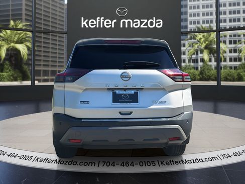 Used 2023 Nissan Rogue SV AWD/4WD image 6