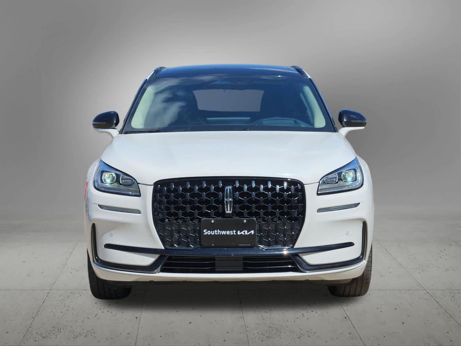 Used 2023 Lincoln Corsair Reserve w/ Equipment Group 202A FWD image 8
