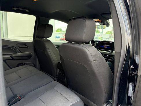 Used 2023 Chevrolet Colorado Trail Boss w/ Technology Package AWD/4WD image 19