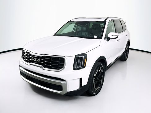 Used 2025 Kia Telluride S image 3