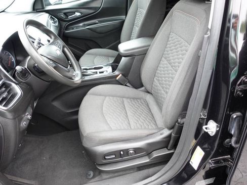 Used 2018 Chevrolet Equinox LT FWD image 16