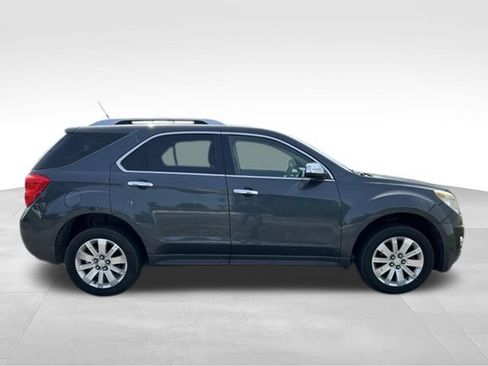 Used 2011 Chevrolet Equinox LT w/ Chrome Appearance Package FWD image 4