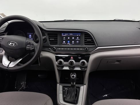 Used 2019 Hyundai Elantra SEL FWD image 25
