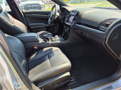 Used 2023 Chrysler 300 S w/ Comfort Group RWD image 22