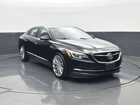 Used 2017 Buick LaCrosse Essence w/ Dynamic Driver Package FWD image 3
