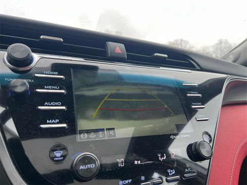 Used 2019 Toyota Camry XSE image 18