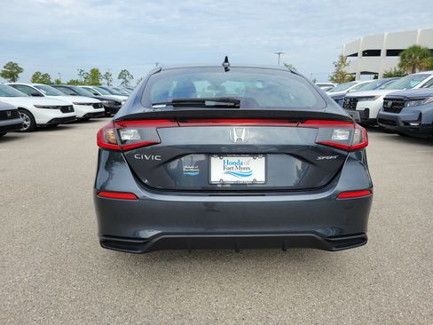 Used 2025 Honda Civic Sport image 5