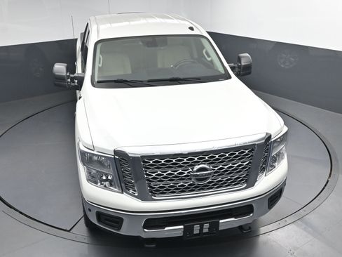 Used 2019 Nissan Titan SV w/ SV Convenience Package image 33