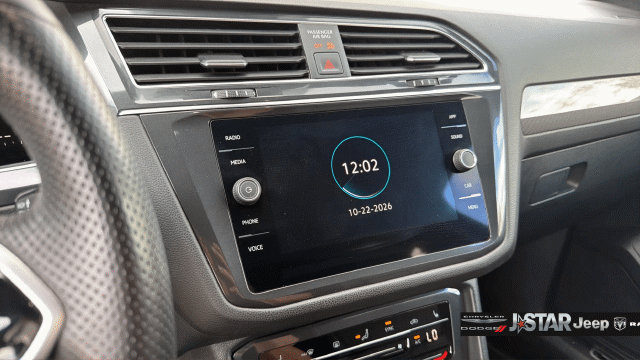 Used 2023 Volkswagen Tiguan SE R-Line FWD image 21