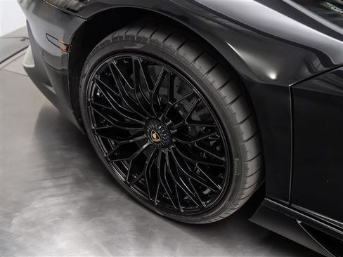 Used 2017 Lamborghini Aventador LP 750-4 Superveloce image 14